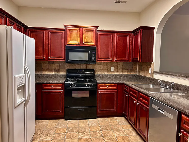 1187 Kendrew Pass — Photo 9