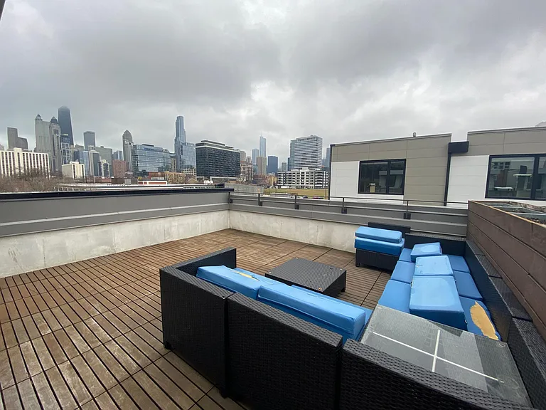 435 W Hobbie St — Photo 26