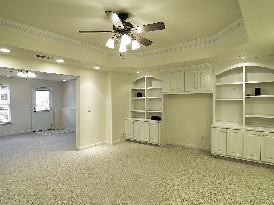 1st image of 3659 Hadfield Dr