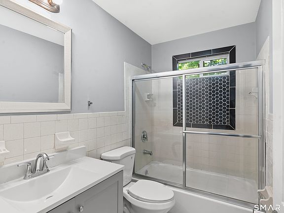 5th image of 22 Irving Pl #2