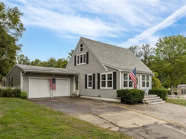 492 Mapletown Rd, Garards Fort, PA 15334