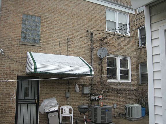 2nd image of 6143 N Claremont Ave