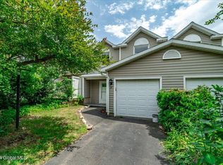 17 Cheryl Ct, Troy, NY 12180