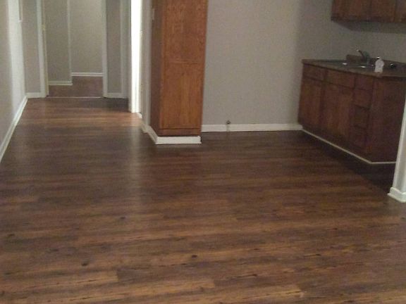 5th image of 805 Splane Dr APT A