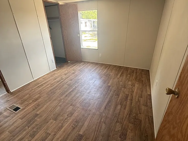 326 Orange St — Photo 8