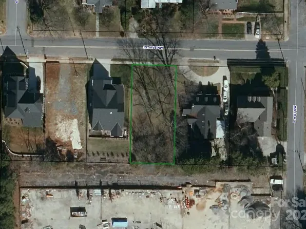 521 1st Ave NW, Hickory, NC 28601