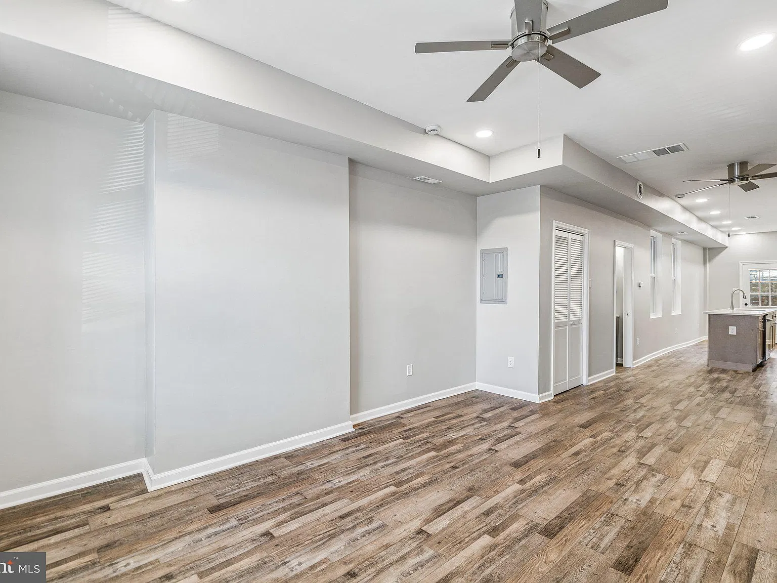 3 bed, 2.5 bath, 1440 sqft, $2,400 — Photo 4