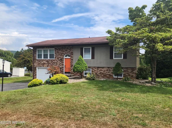 2248 Spring Grove Dr, Williamsport, PA 17701
