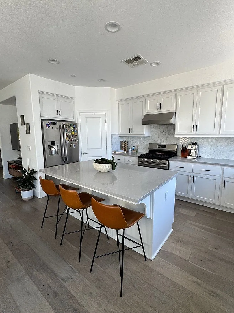 3BR + Den House in Marina Bay — Photo 3