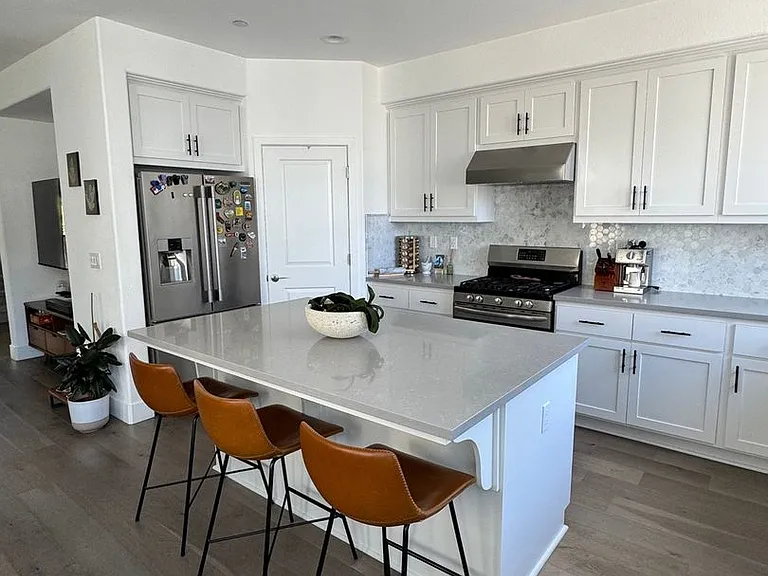 892 Estuary St — Photo 3