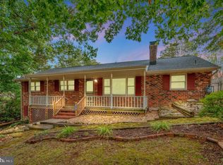 207 Anderson Dr, Fredericksburg, VA