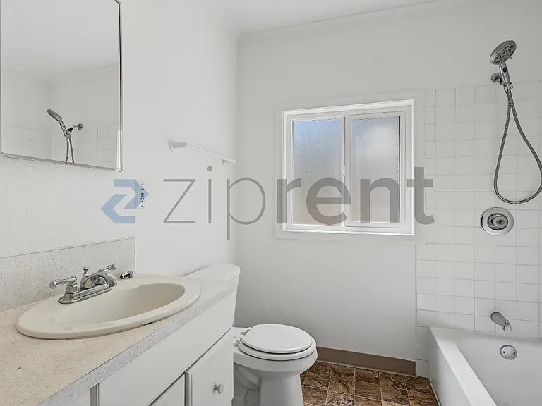 9209 NE 76th St — Photo 15