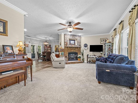 5th image of 2361 S Springhill Ct