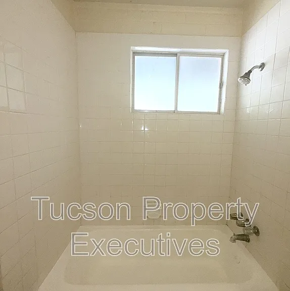 8922 S Nogales Hwy — Photo 7