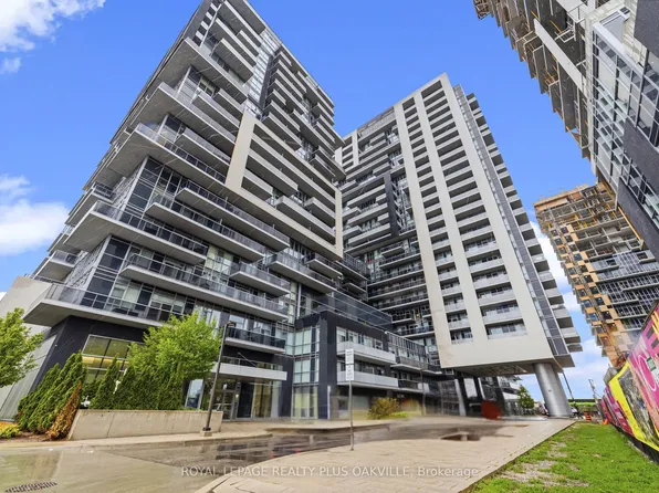 2087 Fairview St #2207, Burlington, ON L7R 0E5