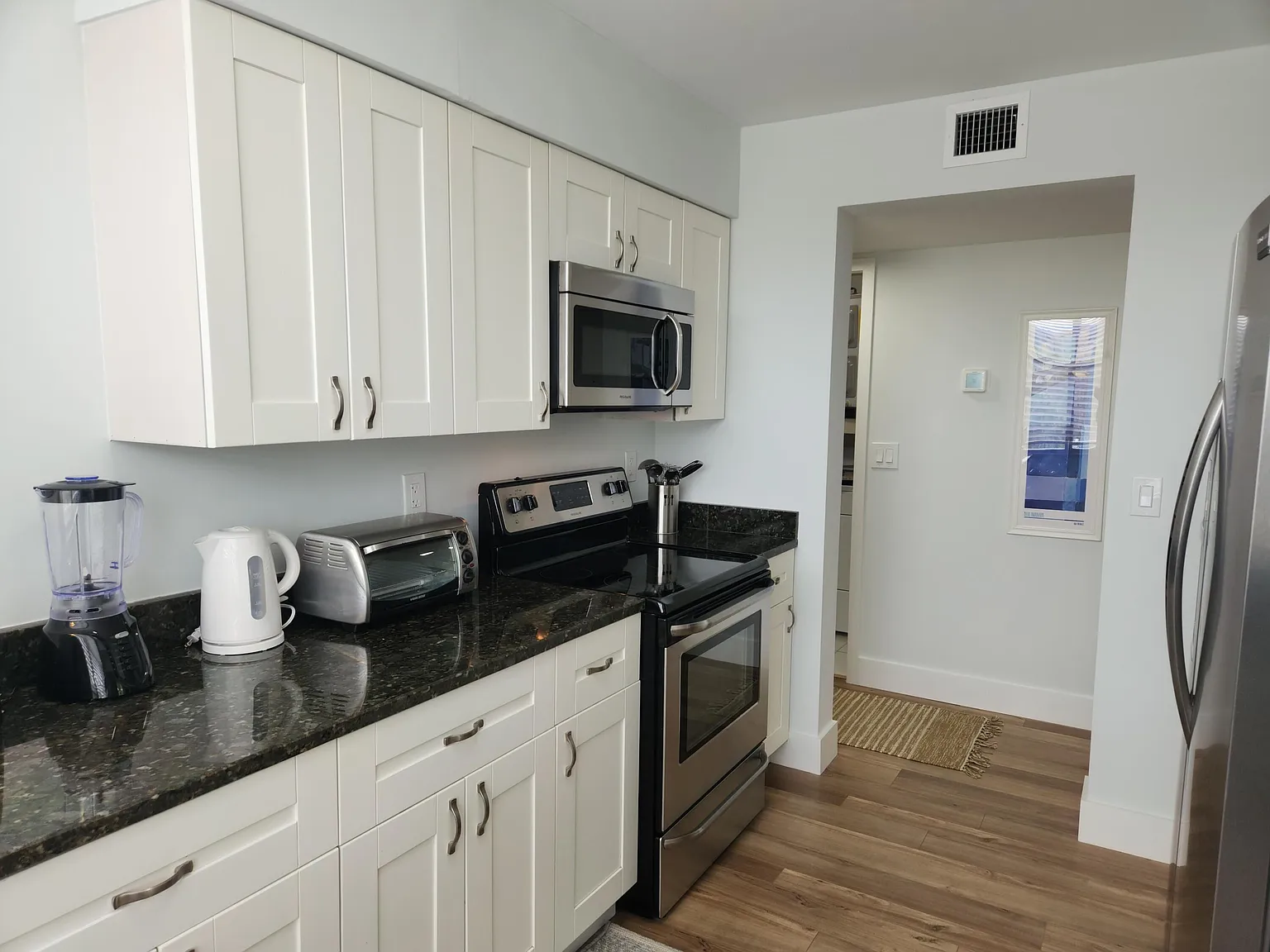 1 bed, 1.0 bath, 729 sqft, $2,300 — Photo 4
