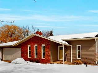 1199 Robin St, De Pere, WI 54115