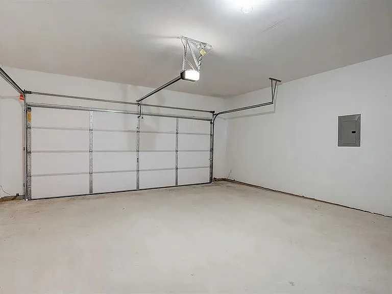 209 Majestic Cedar Dr — Photo 26