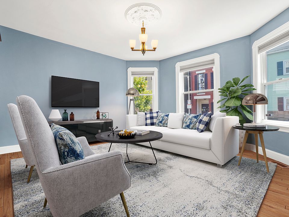 1st image of 83 Green St #1