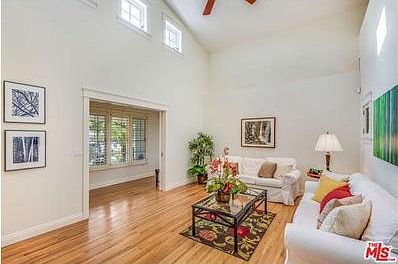 3rd image of 3650 S Barrington Ave