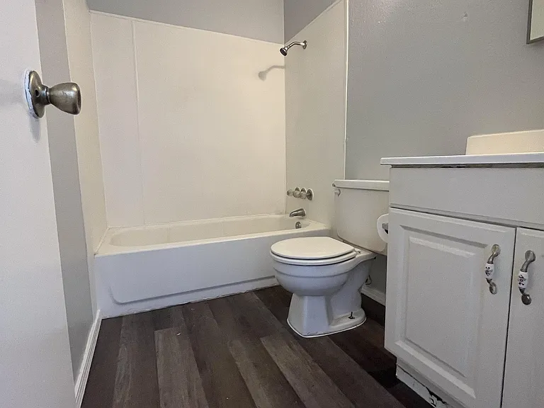 324 Vermont St NE #4 — Photo 6