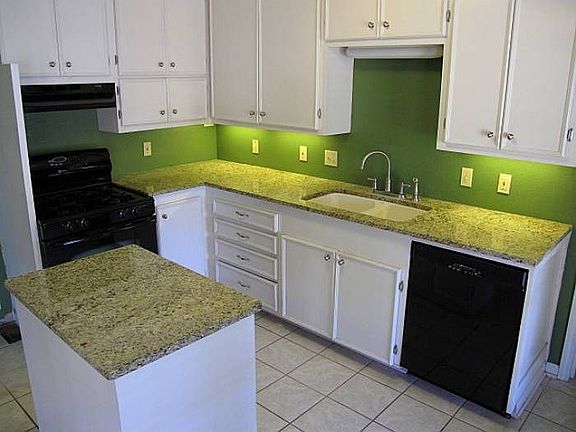 GOURMET CHEF'S KITCHEN!