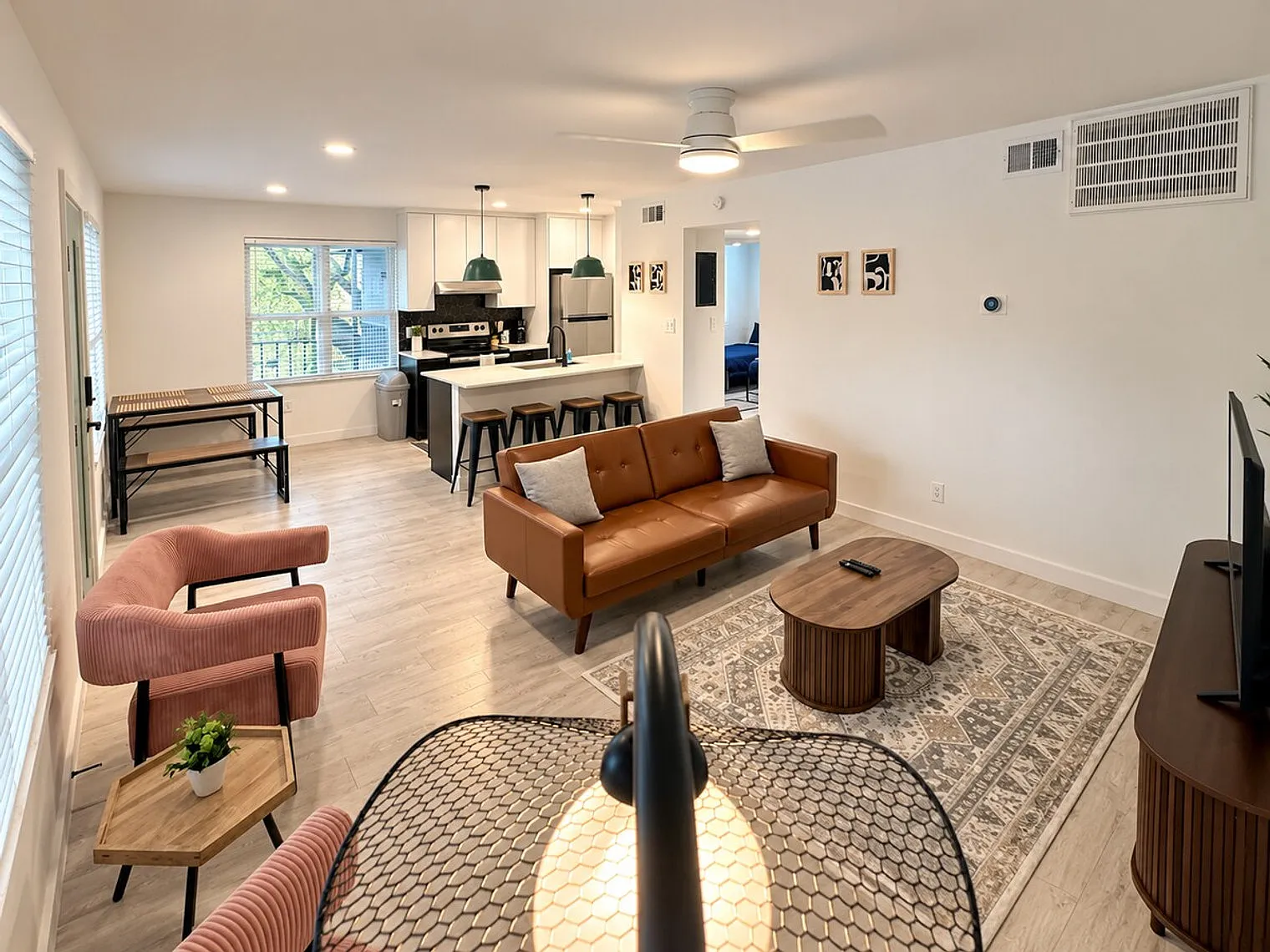 2 bed, 1.0 bath, $5,888 — Photo 3