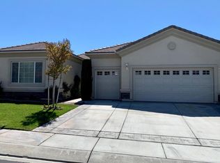 10902 Kelvington Ln, Apple Valley, CA 92308