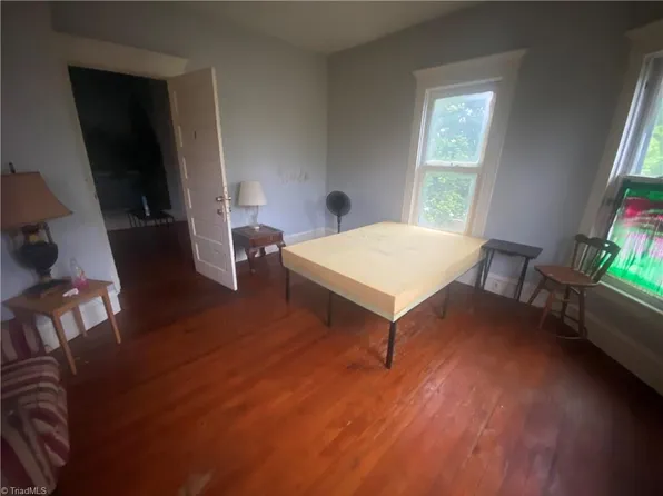 504 W Webb Ave, Burlington, NC 27217