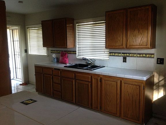 3rd image of 803 Hartview Ave