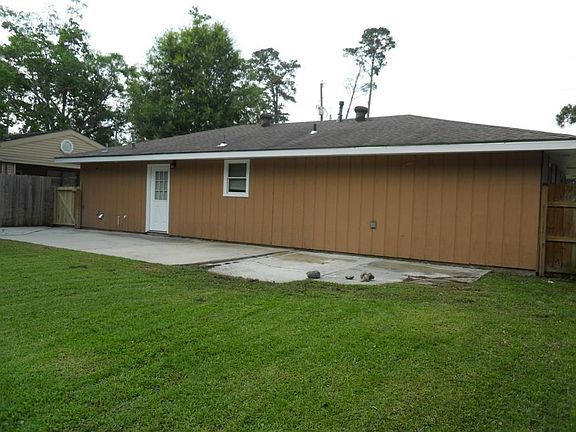 3rd image of 340 Hickory Dr