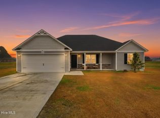 216 Trophy Ridge Dr, Richlands, NC 28574