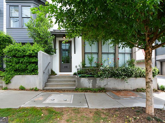 2nd image of 698 Fraser St SE #85