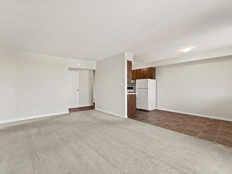 3576 Peter St — Photo 15