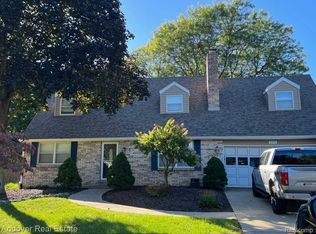 1574 Old Hickory Ln, Saint Joseph, MI 49085