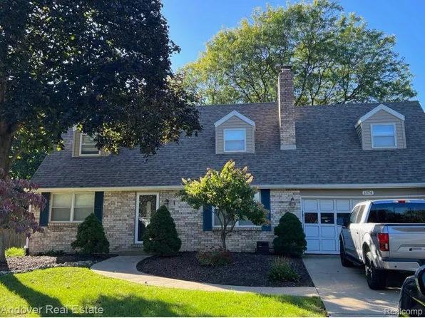 1574 Old Hickory Ln, Saint Joseph, MI 49085