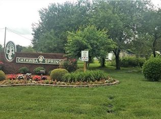 5108 Woodwinds Dr NE, Hickory, NC 28601