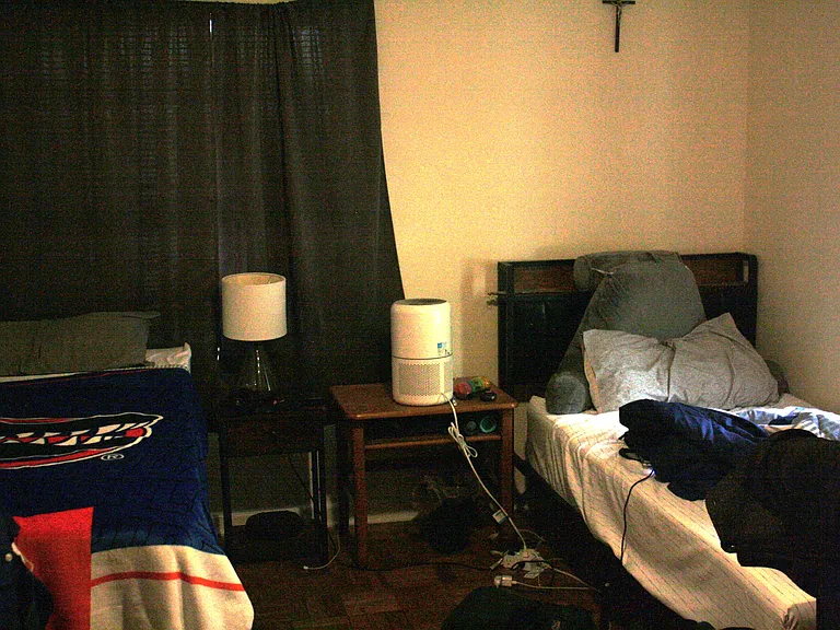 Bedroom 2 with 2 twin beds