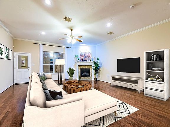 2nd image of 1462 Sherwood Park Cir