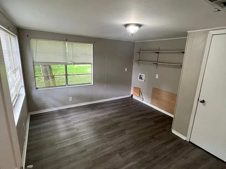 2201 Naples St — Photo 4