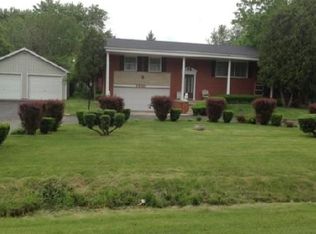 6N130 Highland St, Medinah, IL 60157