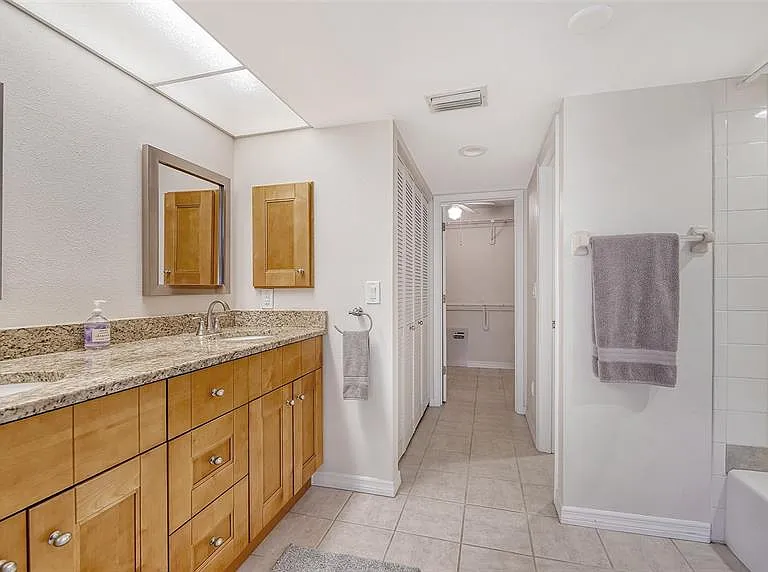 835 S Osprey Ave #201 — Photo 21