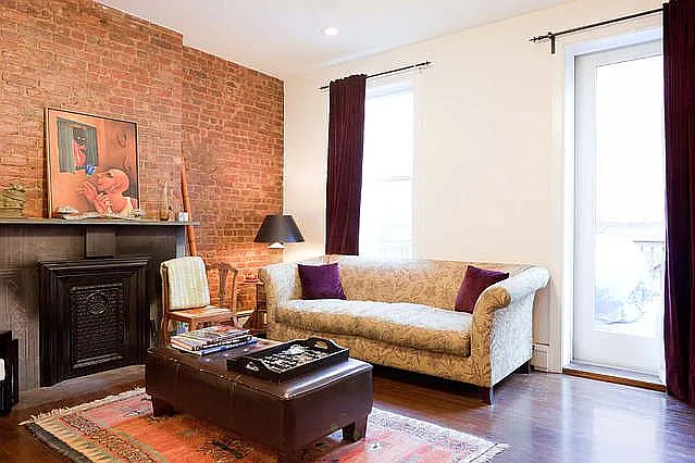 Living Room w/fireplace