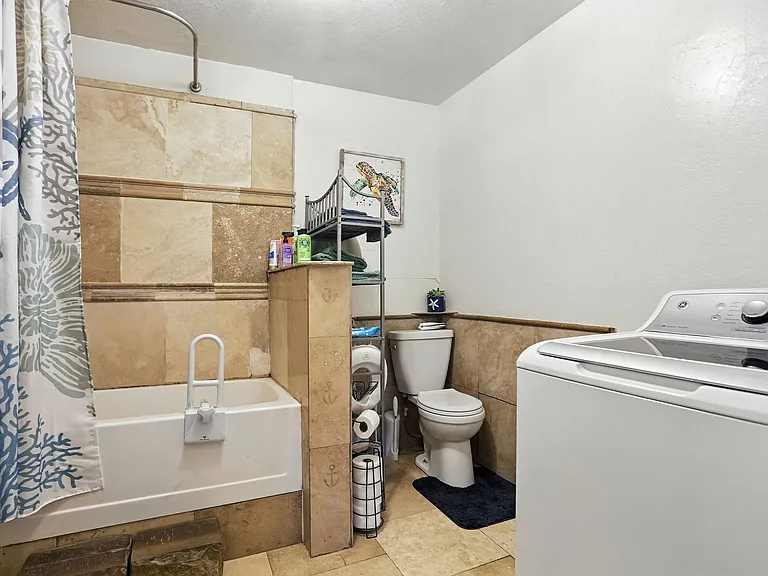 10B FM 473 — Photo 11