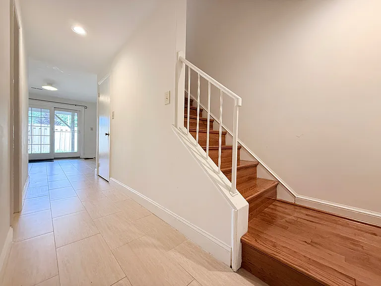 10240 Arizona Cir — Photo 15