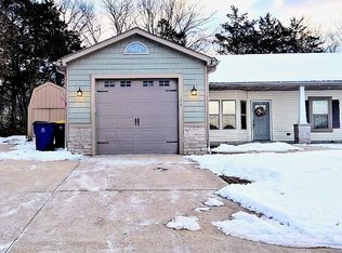 1510 Villa Dr, De Soto, MO 63020