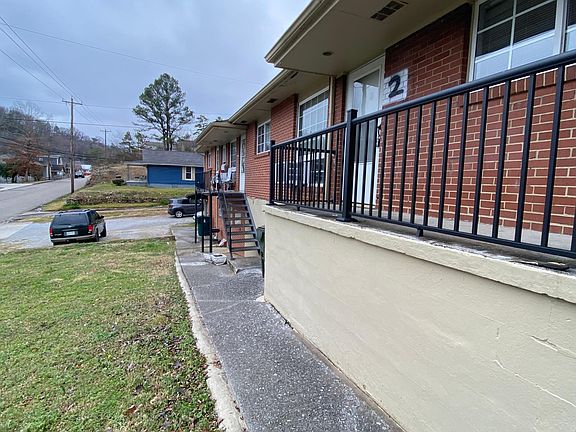 3rd image of 918 Hamilton Ave #2