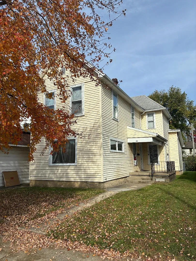 430 W Main St - 430 1/2 W Main — Photo 1