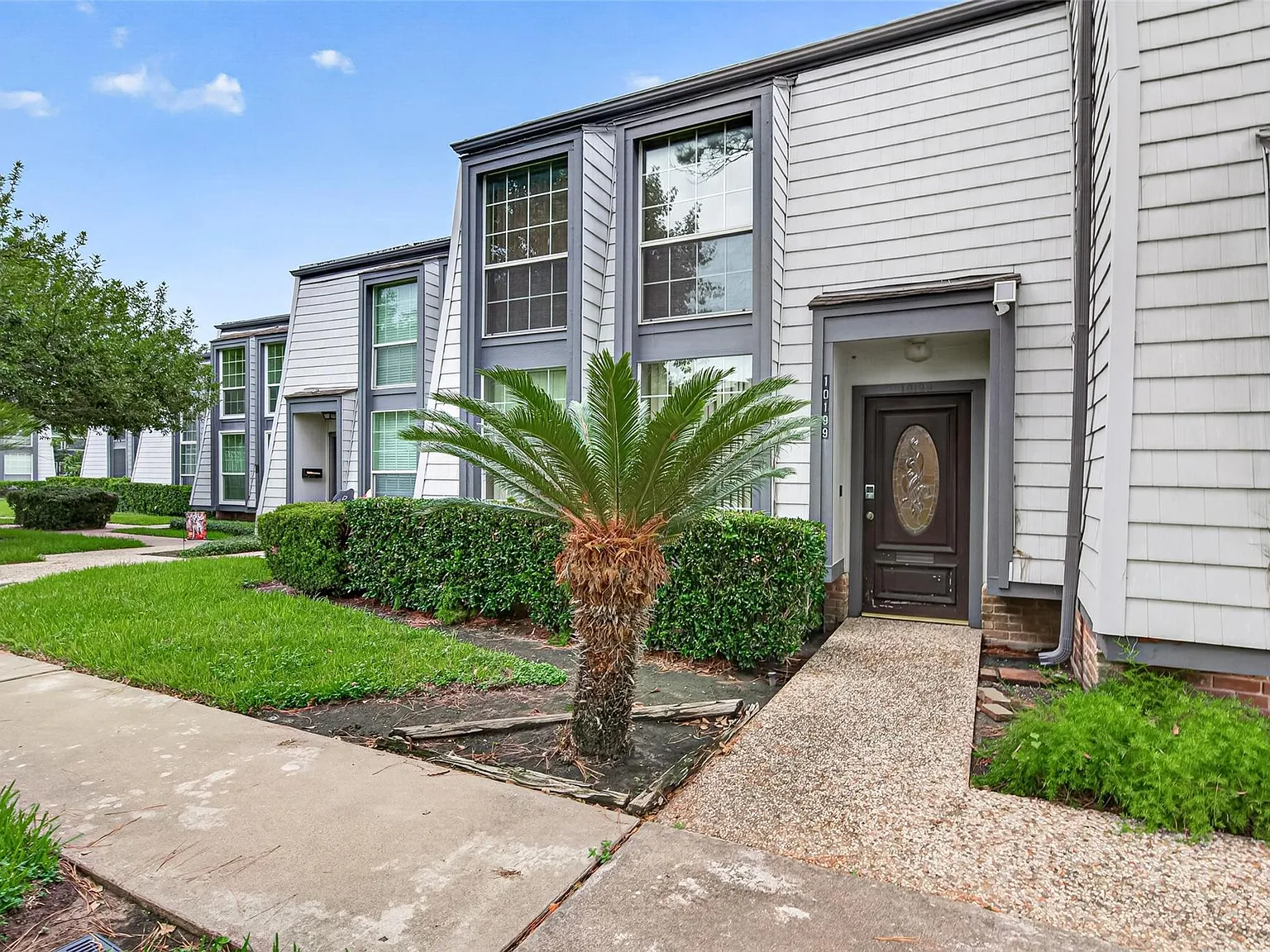 2 bed, 3.0 bath, 1386 sqft, $1,700 — Photo 1