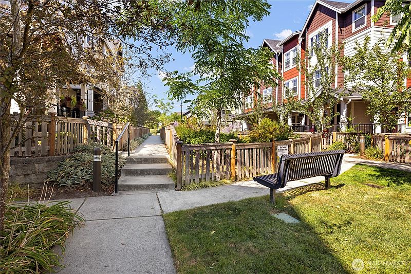 5th image of 3430 SW Graham Street #903